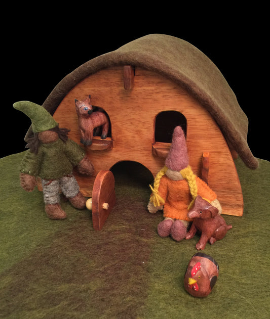 Gnome House / Barn 7 pce Set